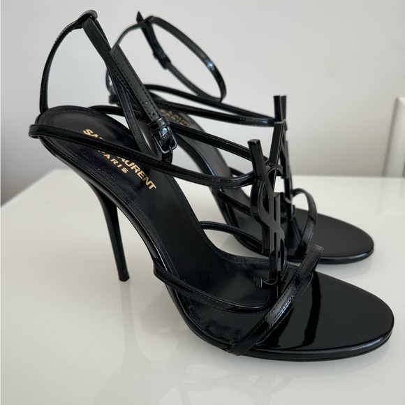 Saint Laurent
Opyum YSL Patent Ankle-Strap Sandals - Picture 2 of 9